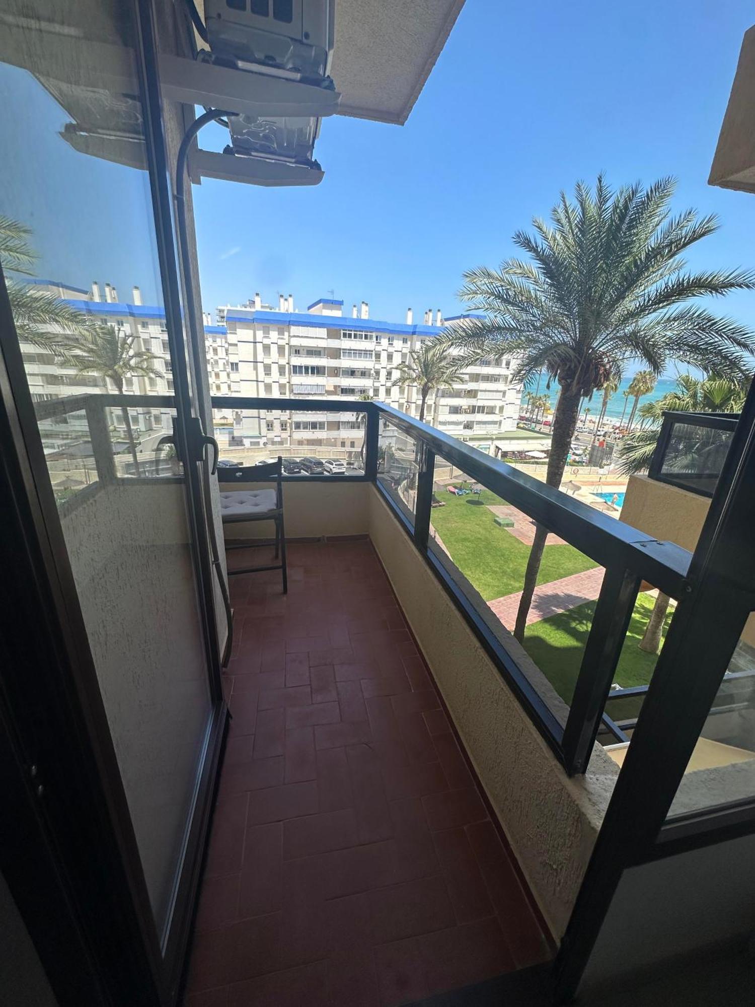 Apartamento Turistico Aloha Playa 贝纳尔马德纳 外观 照片