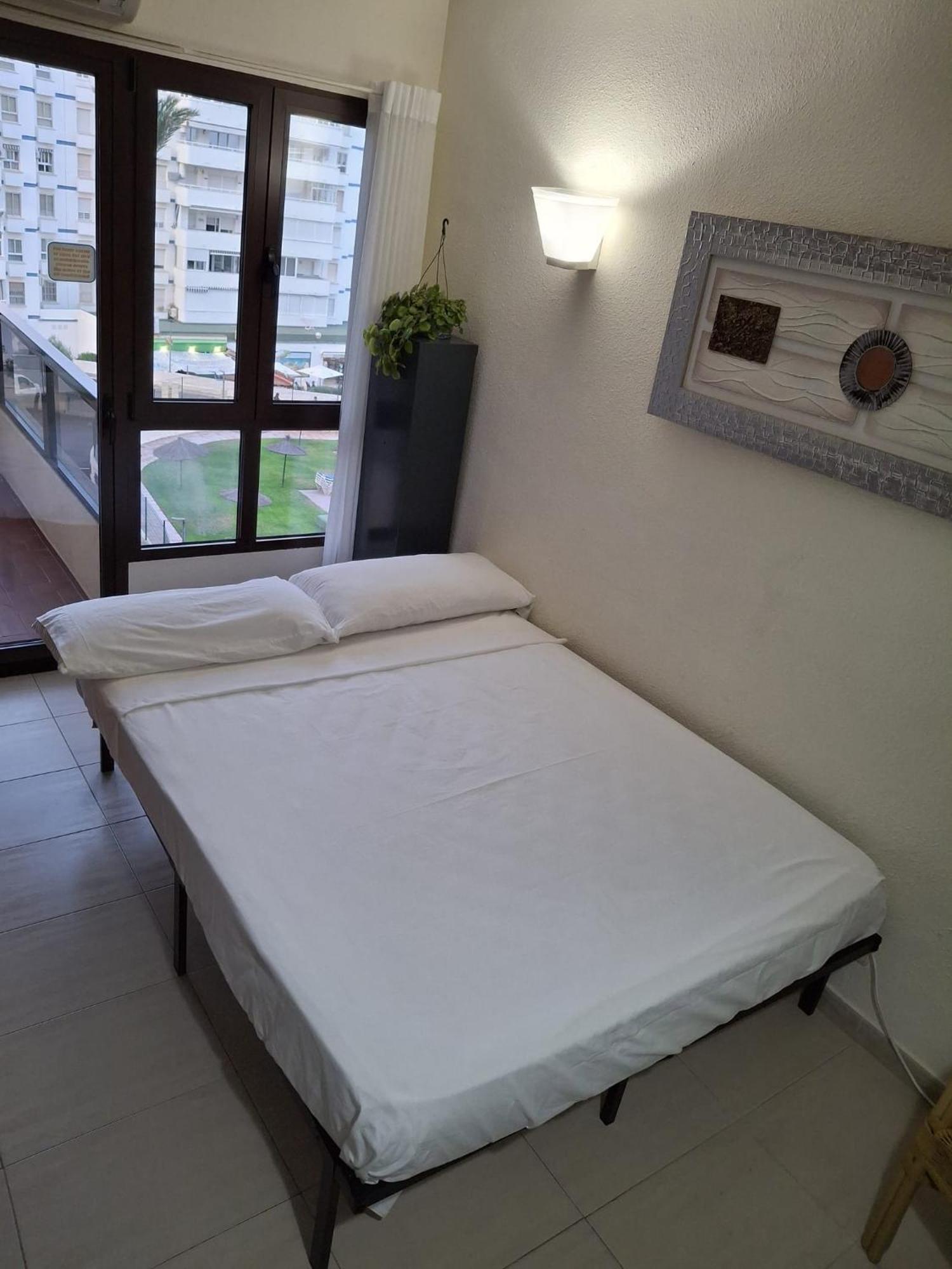 Apartamento Turistico Aloha Playa 贝纳尔马德纳 外观 照片